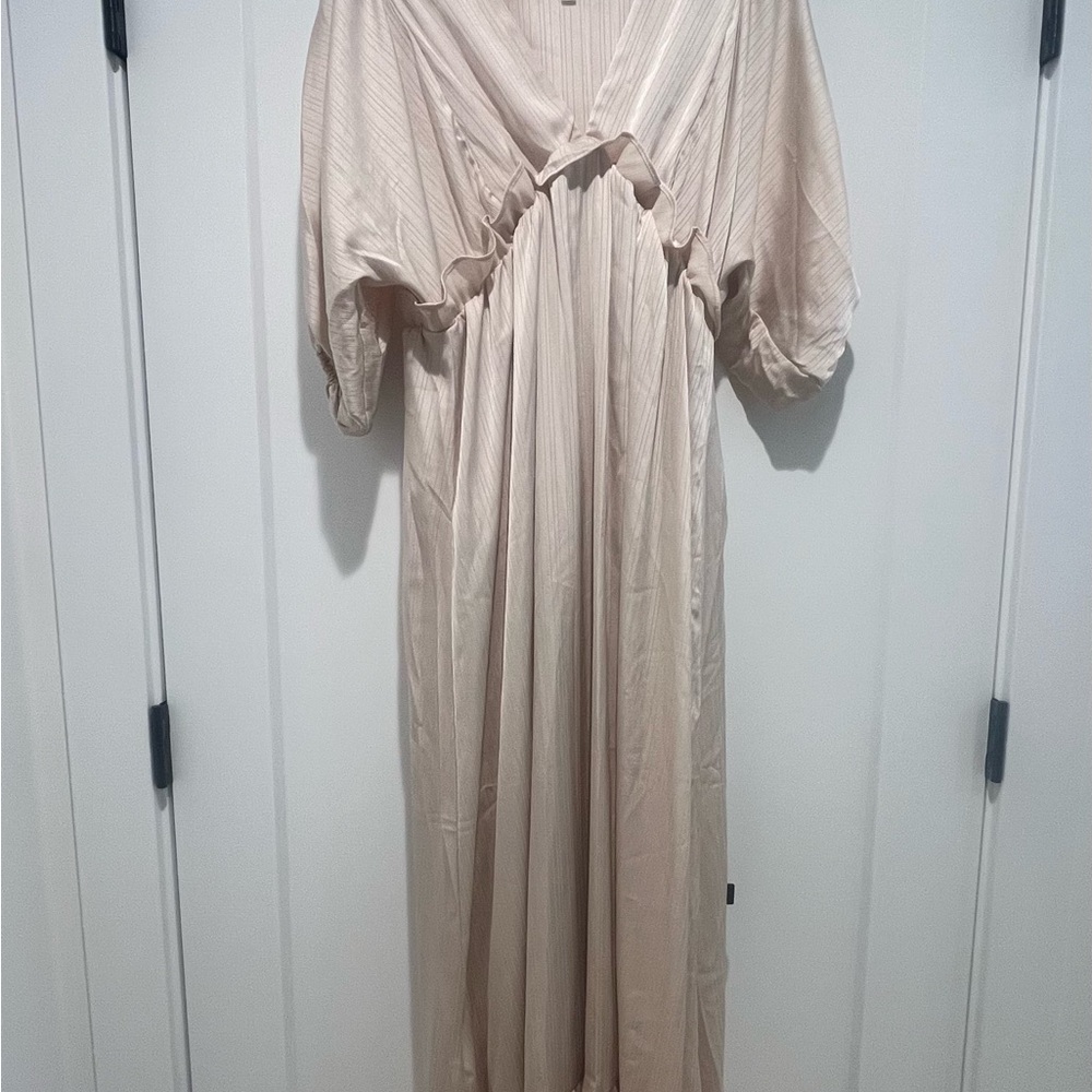 Elegant Champagne/Cream Maxi Dress